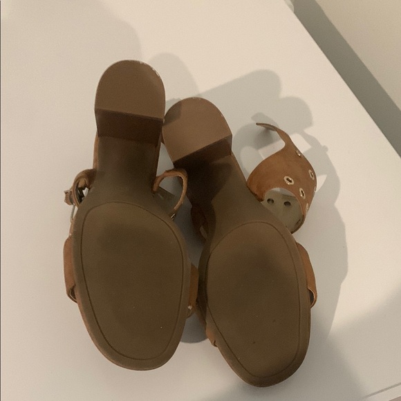 Guess Brown Sandals with Sleek Design - Picture 4 of 4